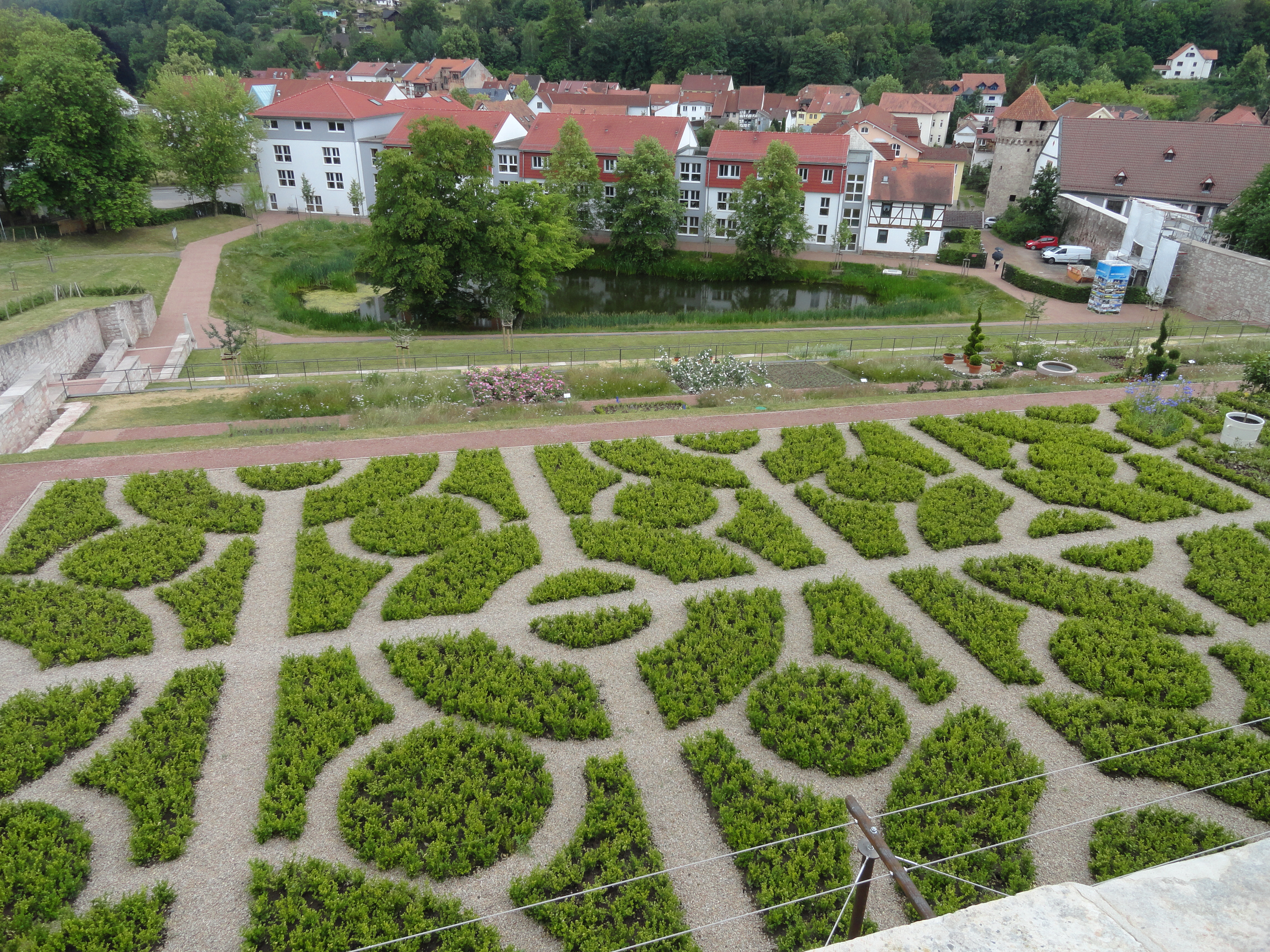 rekonstruiertes Parterre auf der Gartenterrasse von Schloss Wilhelmsburg in Schmalkalden